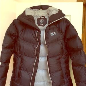Mountain Hardwear black ski jacket Size S